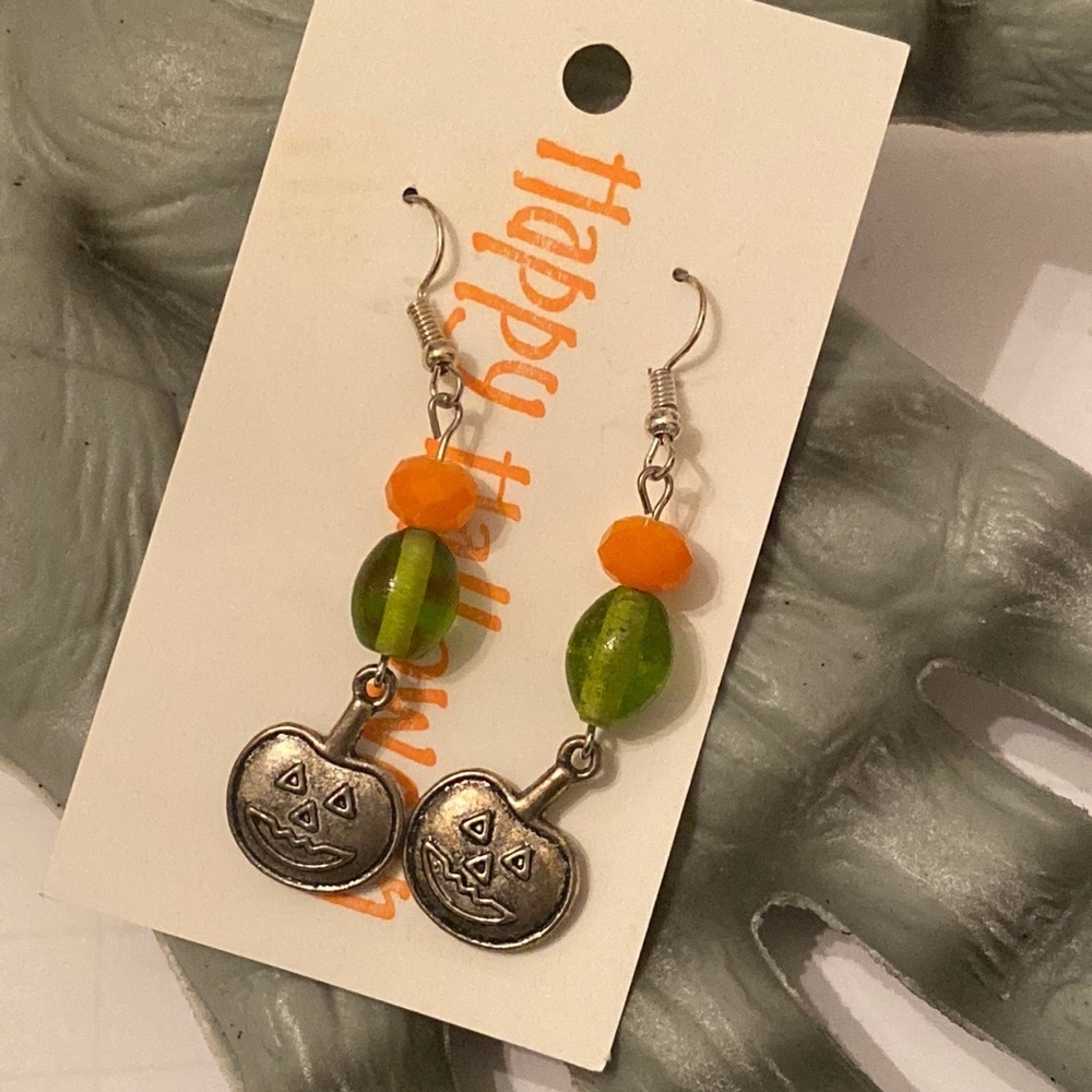 Halloween beaded earrings with charm - Handmade